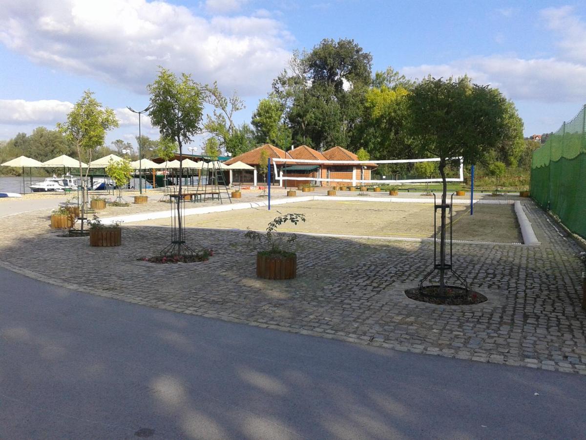 Grocka Hotel Marina Oasa מראה חיצוני תמונה
