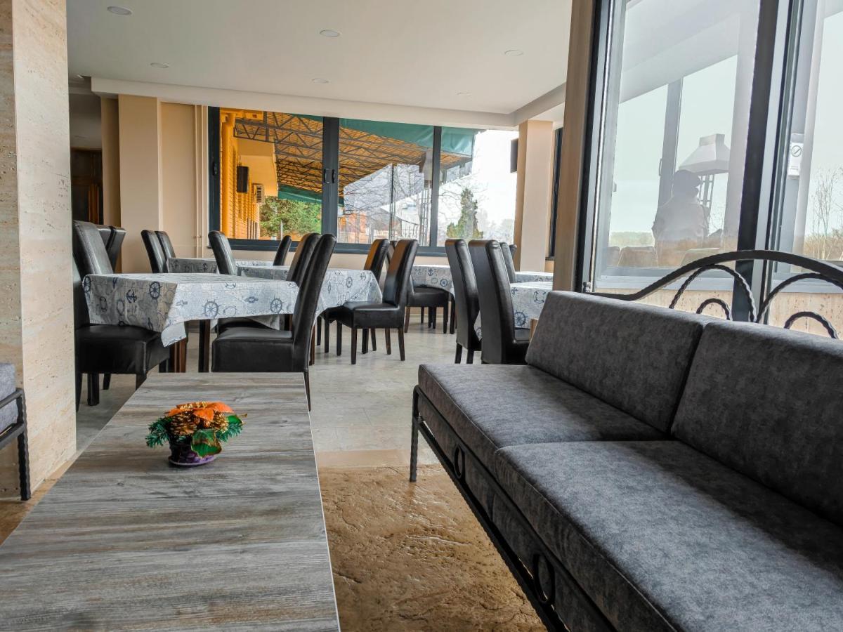 Grocka Hotel Marina Oasa מראה חיצוני תמונה