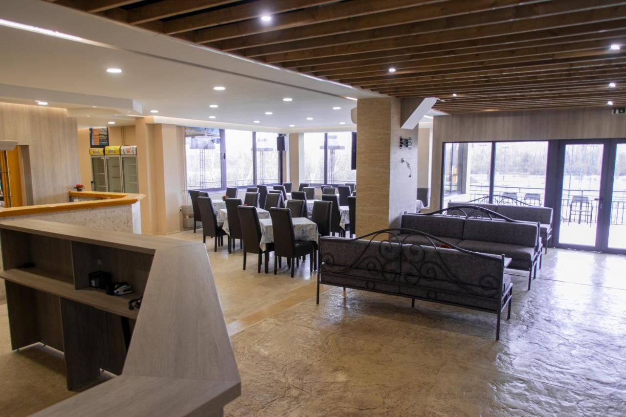 Grocka Hotel Marina Oasa מראה חיצוני תמונה
