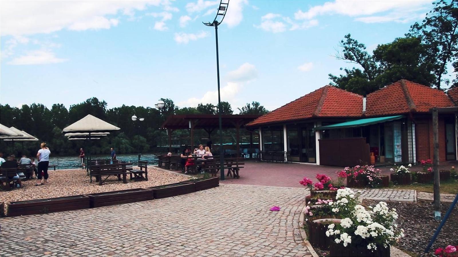 Grocka Hotel Marina Oasa מראה חיצוני תמונה