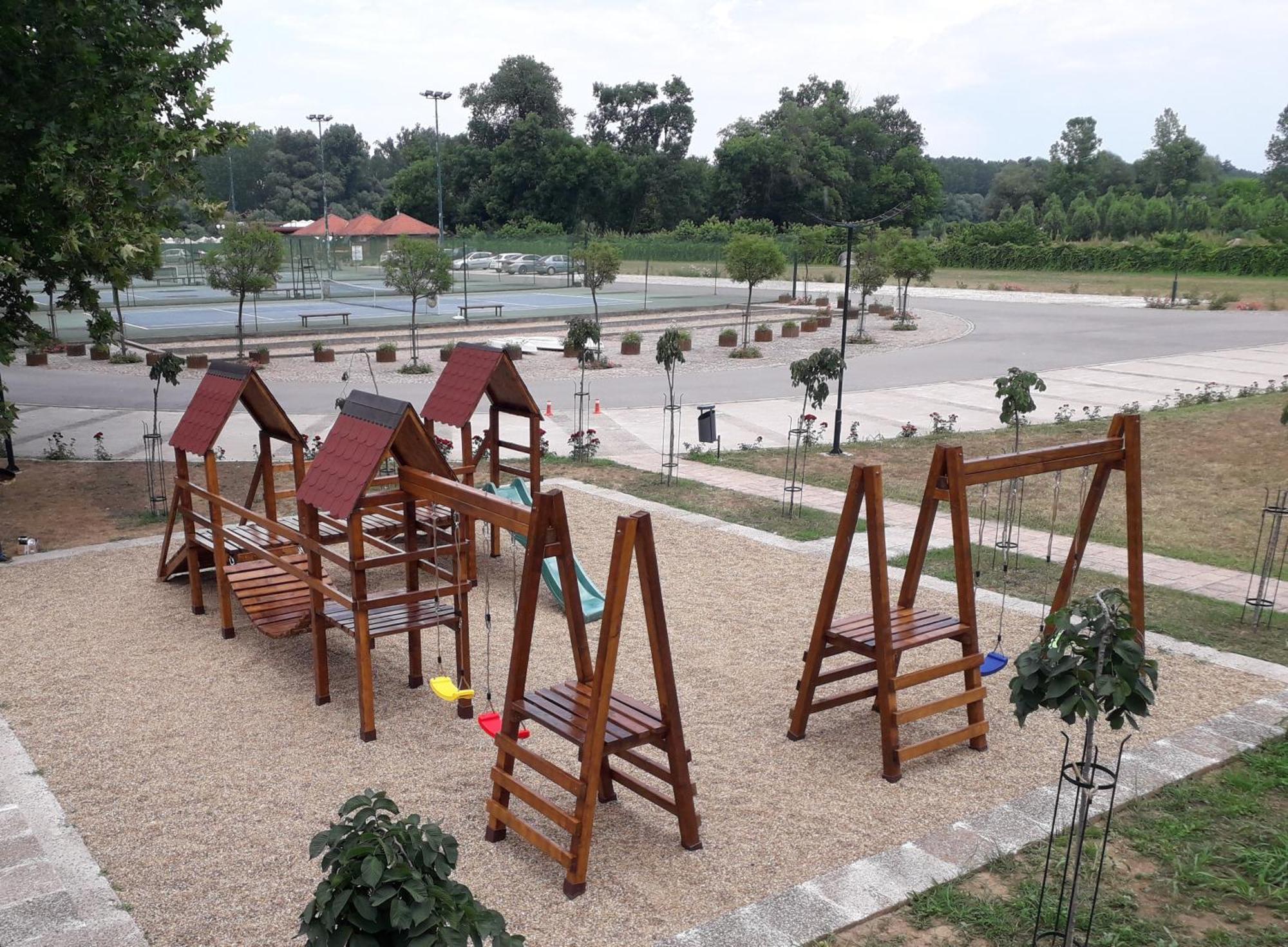 Grocka Hotel Marina Oasa מראה חיצוני תמונה