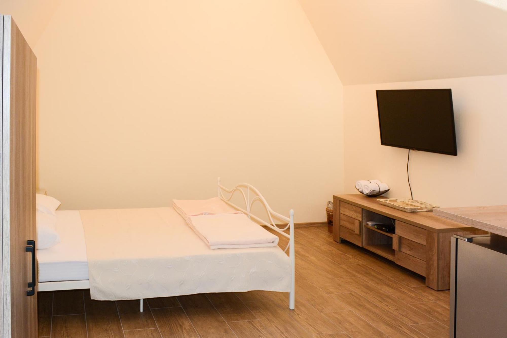 Grocka Hotel Marina Oasa מראה חיצוני תמונה